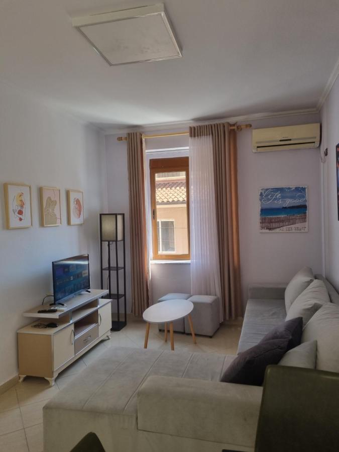 Glamorous Apartment In Tirana Exterior foto